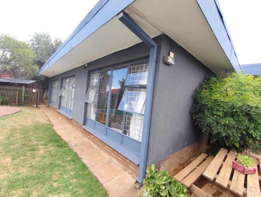 To Let 3 Bedroom Property for Rent in Fleurdal Free State